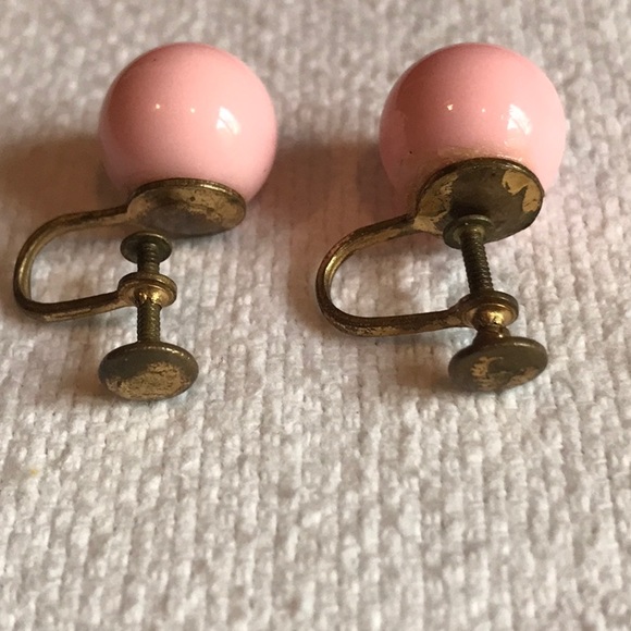 Lot of Vintage Faux Pearl Earrings - Picture 8 of 8